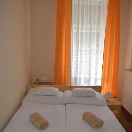 Pitypang Vendeghaz * Villány