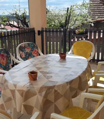 Pitypang Vendeghaz * Villány