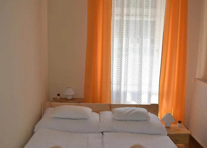 Pitypang Vendeghaz * فيلاني